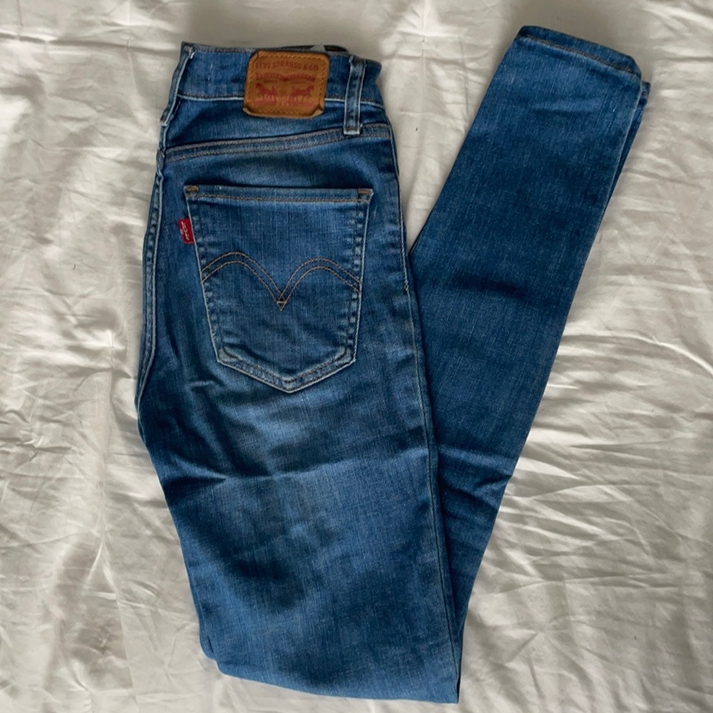 Levi skinny jeans